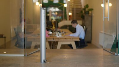 Desinfectiezuil met voetpedaal Desinfectiezuil met voetpedaal